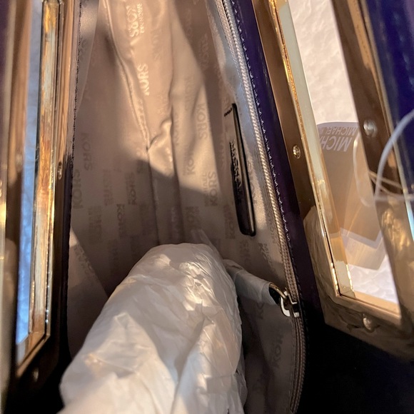 NWT Michael Kors Purple Berkley Clutch - Picture 4 of 13